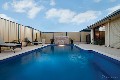DISPLAY HOME PRESENTATION WITH SPARKLING POOL Picture