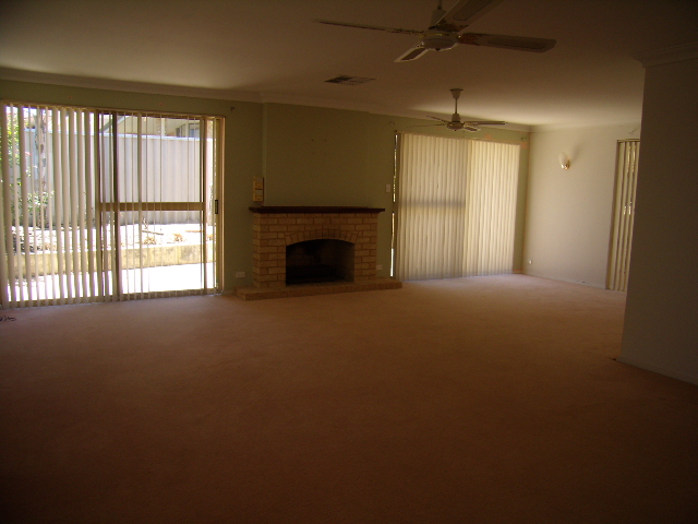 3x2 with Study. Elevated Property with Ocean Views Picture 3