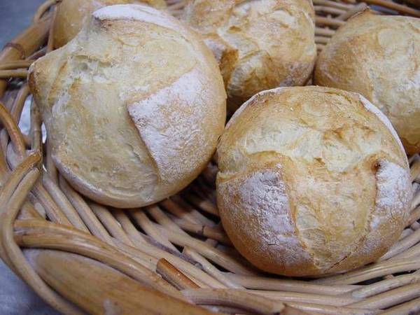 IT'S GOT IT ALL. BAKERY PASTRIES,LUNCHES COFFEE... Picture 3