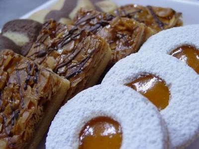 IT'S GOT IT ALL. BAKERY PASTRIES,LUNCHES COFFEE... Picture