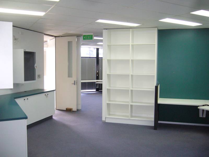 9117 - SIX MONTHS RENT FREE Picture 3