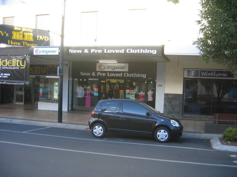 9140 - NOW LEASING - CBD STAND ALONE RETAIL BUILDING Picture 3