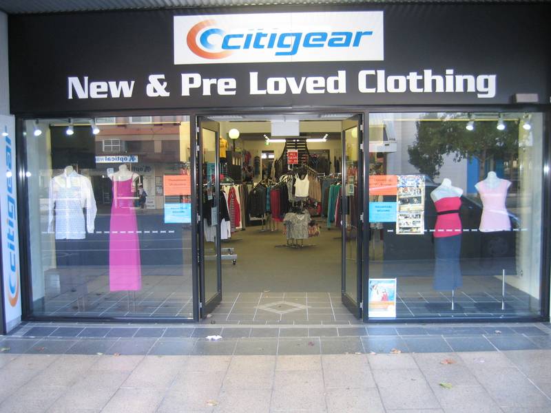 9140 - NOW LEASING - CBD STAND ALONE RETAIL BUILDING Picture 1