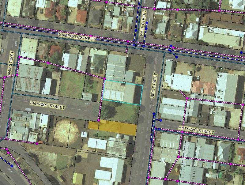 9044 - LANDMARK BUILDING IN NEIL STREET Picture 2