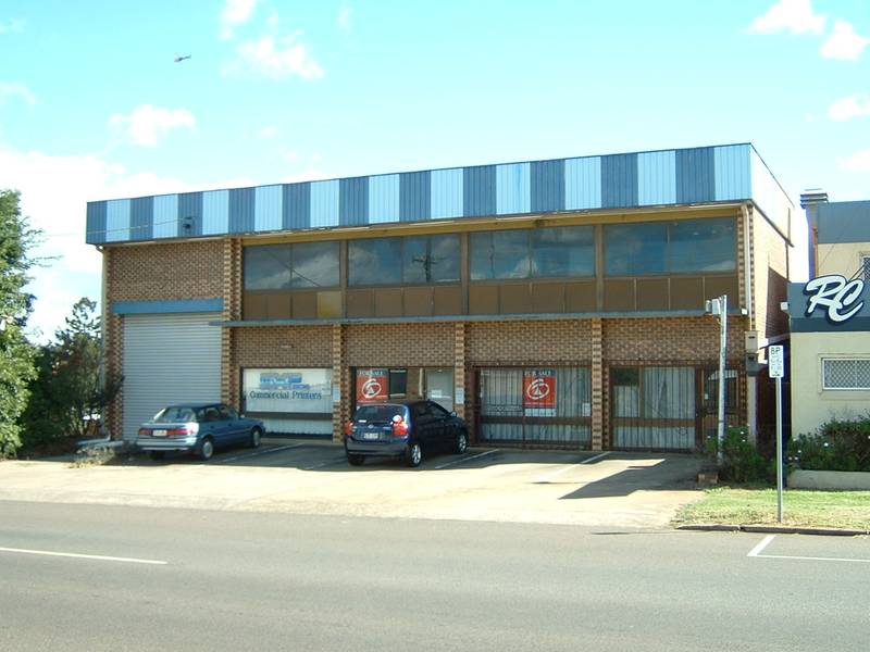 9044 - LANDMARK BUILDING IN NEIL STREET Picture 1