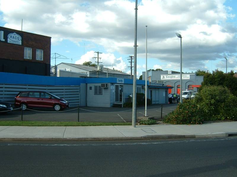 9046 - CBD FREEHOLD WITH GOOD INCOME Picture 3