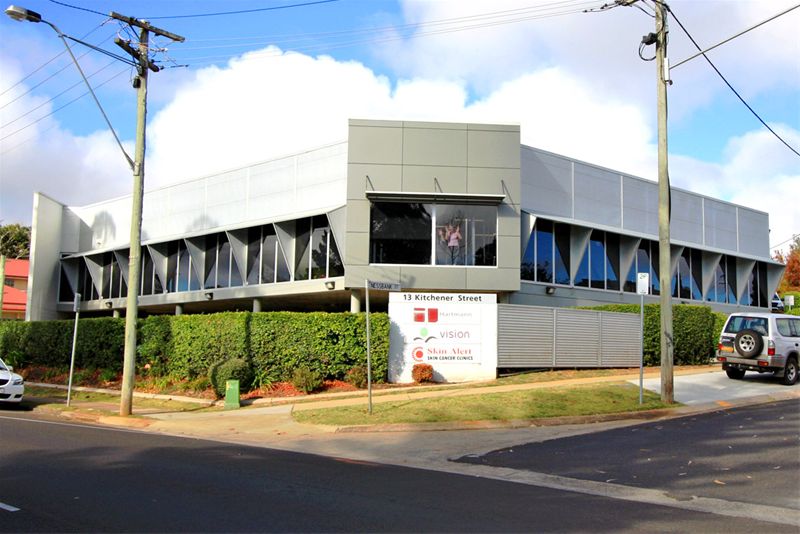 9155 - LANDMARK BUILDING CLOSE TO CBD Picture 1