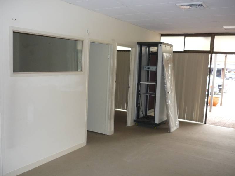 9159 - 50 sqm OF PRIME CBD OFFICE SPACE Picture 3