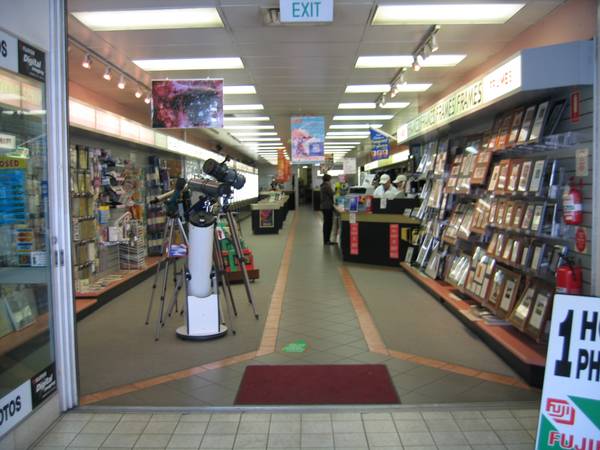 No. 8113 - RETAIL FREEHOLD: All Reasonable Offers Considered. Owner retired. Picture 2