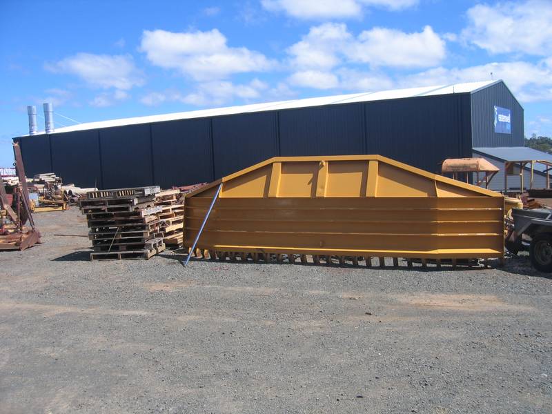 9003 - LIGHT / MEDIUM INDUSTRIAL FREEHOLD + 3 BED RESIDENCE Picture 2