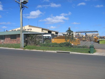 9003 - LIGHT / MEDIUM INDUSTRIAL FREEHOLD + 3 BED RESIDENCE Picture 9003 - LIGHT / MEDIUM INDUSTRIAL FREEHOLD + 3 BED RESIDENCE Picture