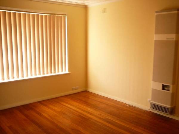 Available Now (R04) Melways 202 H10 Picture 2