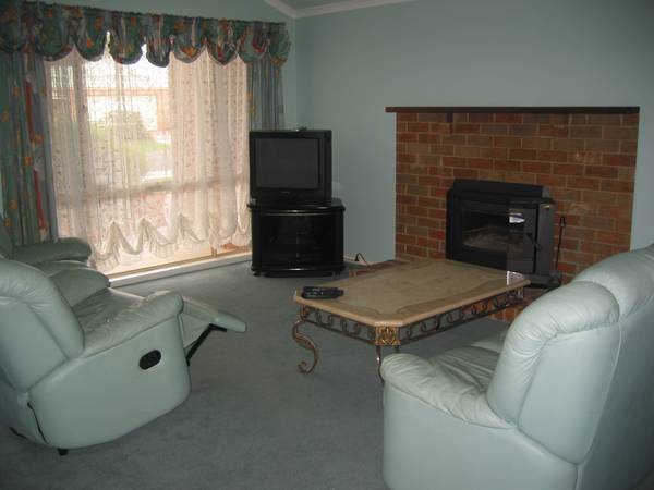 Available Early April (R02) - Melway 205 C8 Picture 3