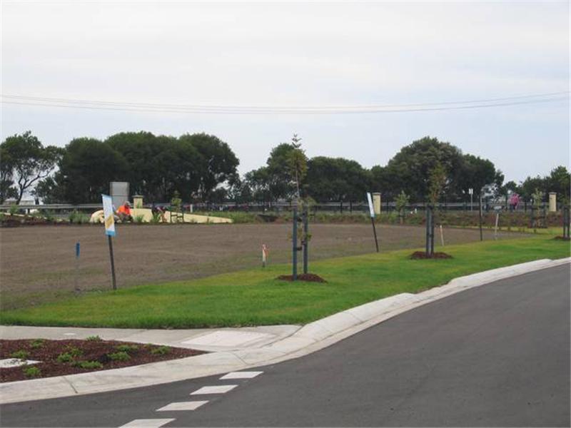 CASTLES IN THE SAND Picture 3