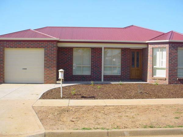 Available Early May (R04) - Melway 206 C4 Picture 1