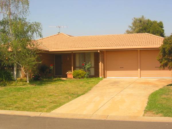 Available Late May (R04) Melways Ref: 205 C7 Picture 1