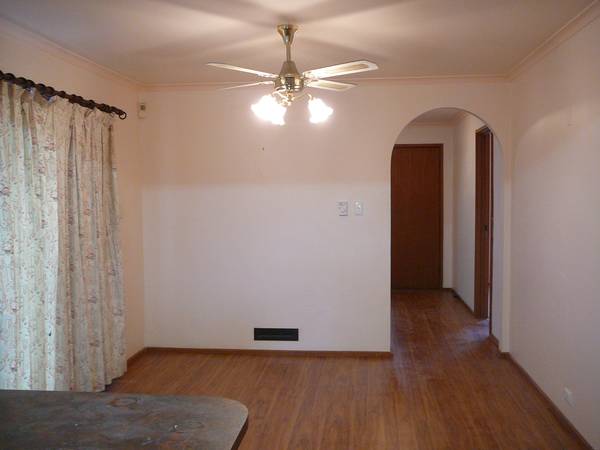 Available Now (R02) Melways 206 A5 Picture 3