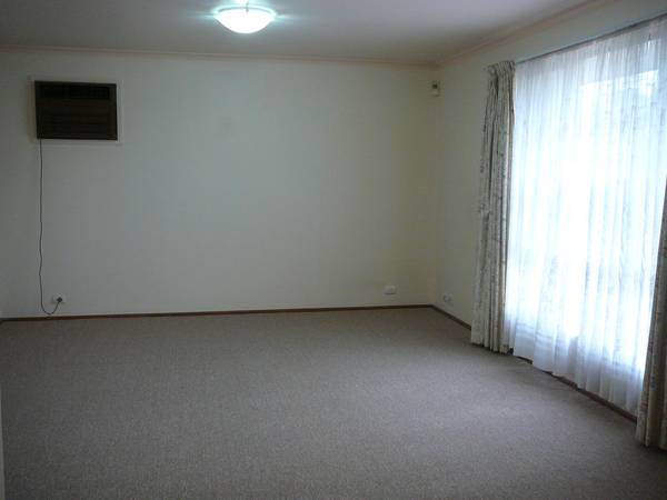 Available Now (R02) Melways 206 A5 Picture 2