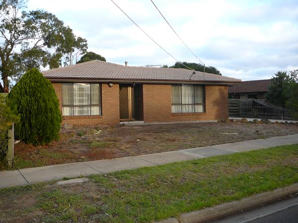 Available Now (R02) Melways 206 A5 Picture 1