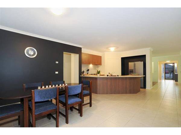 A STUNNING PORTER DAVIS Picture 2