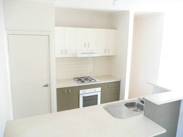 Available Now (R04) Melways 206 A6 Picture 2