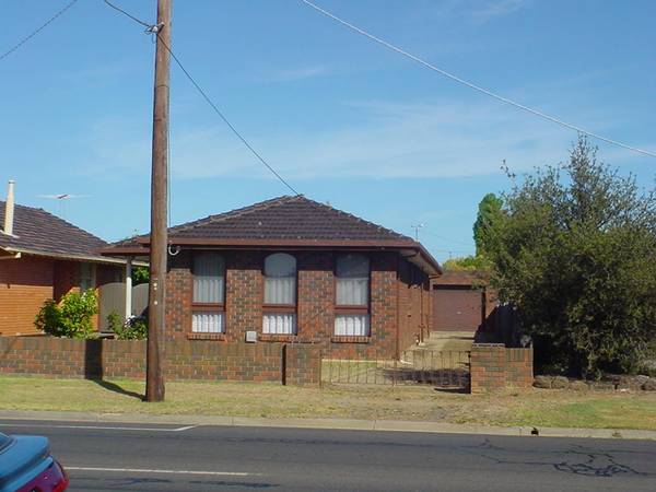 Available Now (RO1) - Melways 205 G8 Picture 1