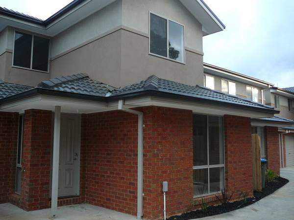 AVAILABLE NOW (RO5)- Melways 205 E 8 Picture 1