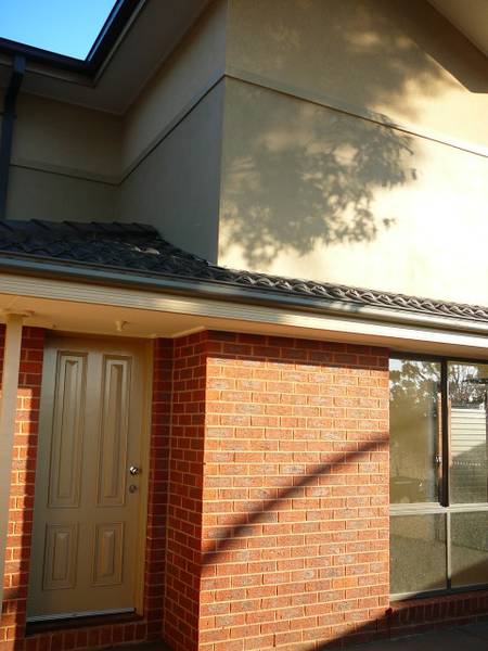 AVAILABLE NOW (RO5)- Melways 205E8 Picture 1