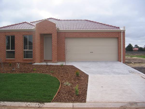 Available Now (RO5)
Melway 206 E5 Picture 1