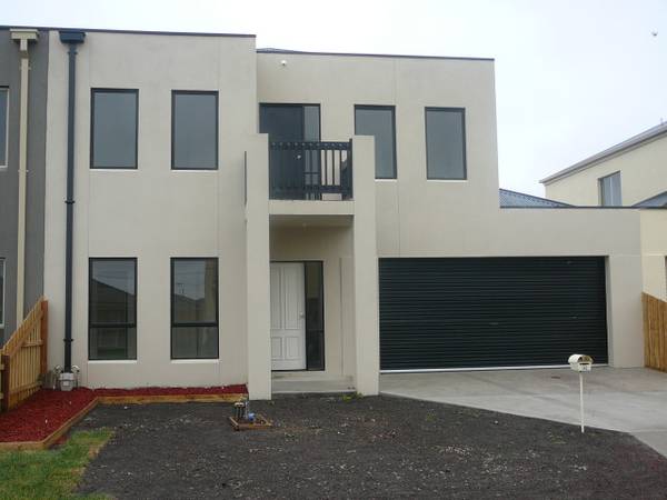 Available Now (RO1) - Melway 206 B2 Picture 1