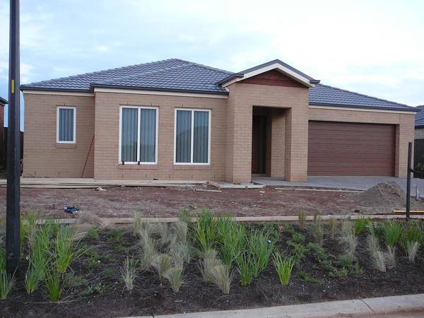 Available Now (R02) Melways Ref 203 A3 Picture 1