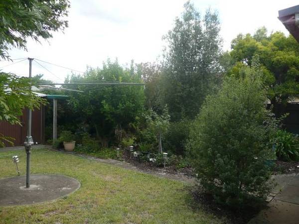 Available Now (R04) - Melways Ref:
205 H5 Picture 3