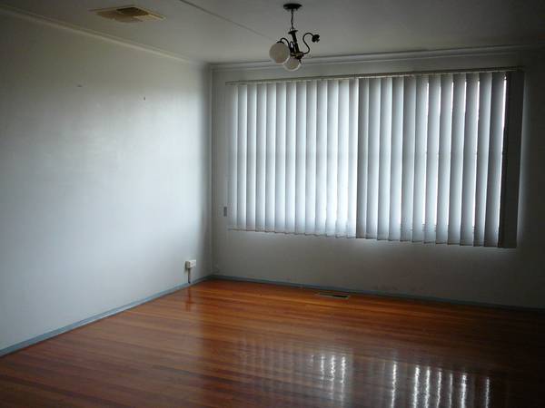 Available Now (R02) Melways Ref 205H6 Picture 3