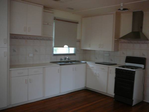 Available Now (R02) Melways Ref 205H6 Picture 2