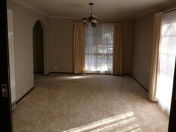 Available Now
(R05) Melways Ref 206 A10 Picture 2