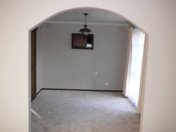 Available Now
(R05) Melways Ref 206 A10 Picture 3