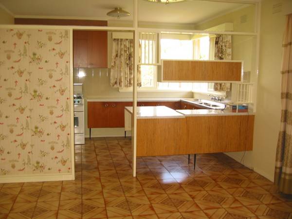 Available Now!!! Open Monday 20/10/08 4pm - 4:30pm (RO1) - Melway Ref 205 G8 Picture 2