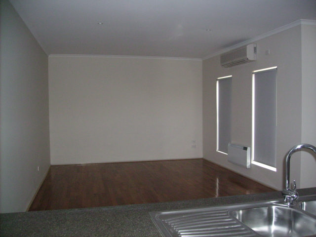 Available Mid December (R01) - Melway: 205 H8 Picture 3