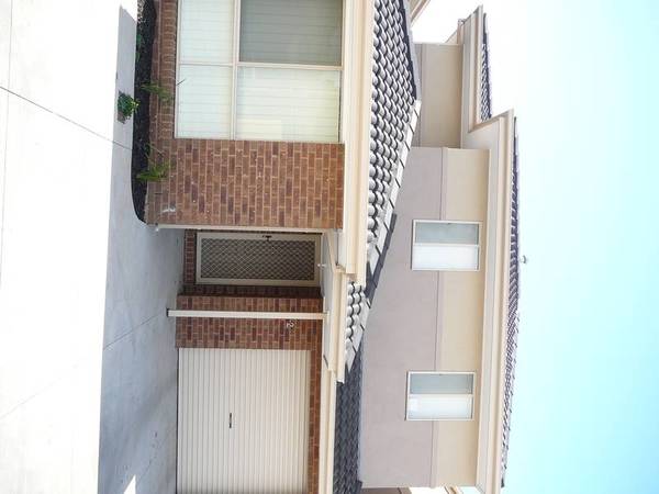 AVAILABLE NOW (RO5) Melways 205 E8 Picture 2