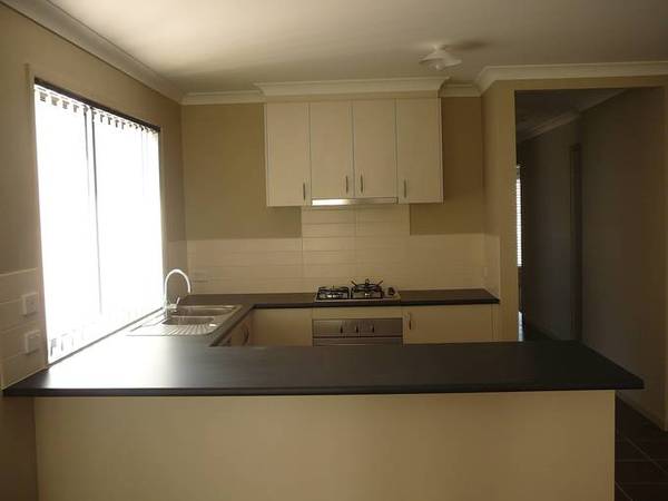 Available Now (R04) - Melways Ref: 204 J4 Picture Available Now (R04) - Melways Ref: 204 J4 Picture