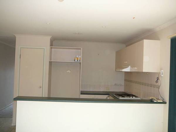 Available NOW (R04) - Melways Ref: 202 A11 Picture 3