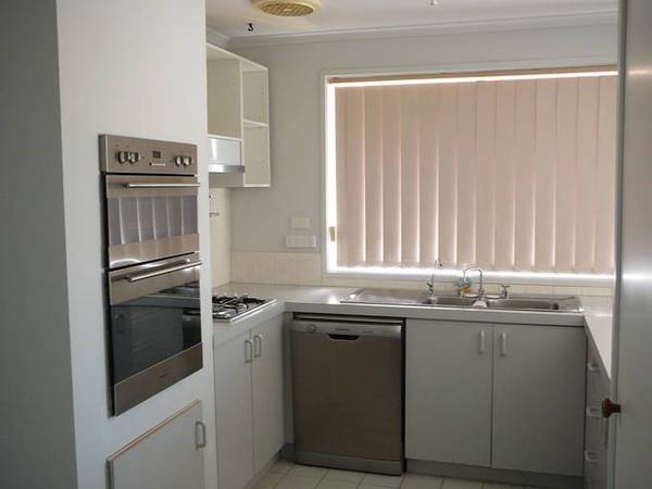 Available Now (RO4) Melways Ref: 206 J1 Picture Available Now (RO4) Melways Ref: 206 J1 Picture