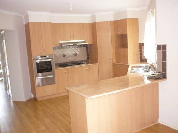 Available Now (RO5) Melways Ref: 202 H4 Picture 2