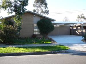 Available Now (R01) Melway 205 C7 Picture 1