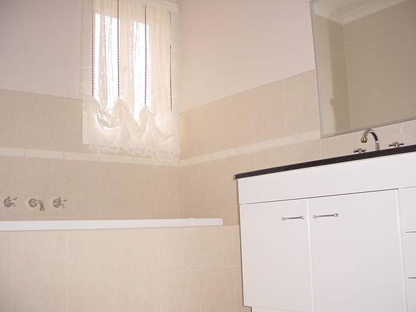 Available Late December 2008 (R02) Melway 202 A9 Picture Available Late December 2008 (R02) Melway 202 A9 Picture