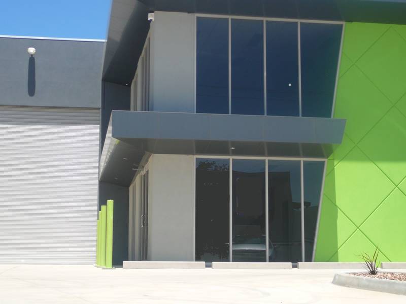 NEW FACTORY - HOPPERS CROSSING Picture 2