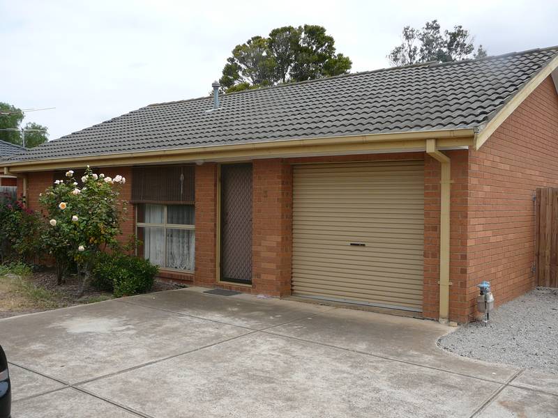 Available NOW (R02) - Melways 205 G7 Picture 1