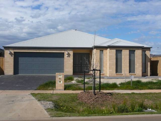 Available Now (RO1) - Melways 203 G8 Picture 1