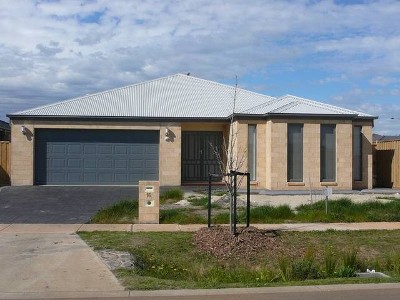 Available Now (RO1) - Melways 203 G8 Picture