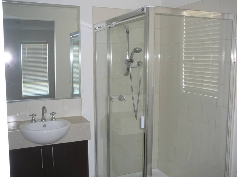 Available 22/2/09 (R02) Melways 204 J4 Picture